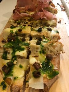 273896644_5131727286889381_5322341199327321502_n-1068x1424