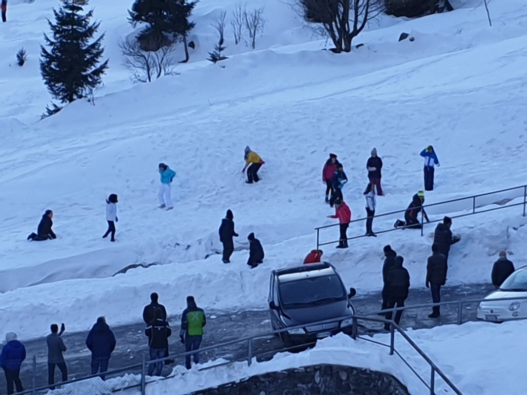 51975518_2038077356247085_5172390966673276928_o-1068x801