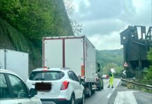 Sedrina-Villa, si posano reti di protezione. Senso alternato sulla statale fino all’8 maggio