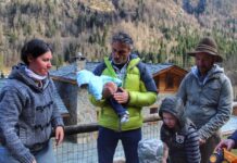 “Vivere in montagna” a Branzi, Canale 5 racconta la storia di Alex e Roberta e del fotografo Baldovino