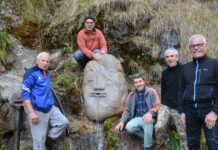 Val Taleggio, dopo due anni riparata la fontana artistica negli Orridi. E spunta un drago